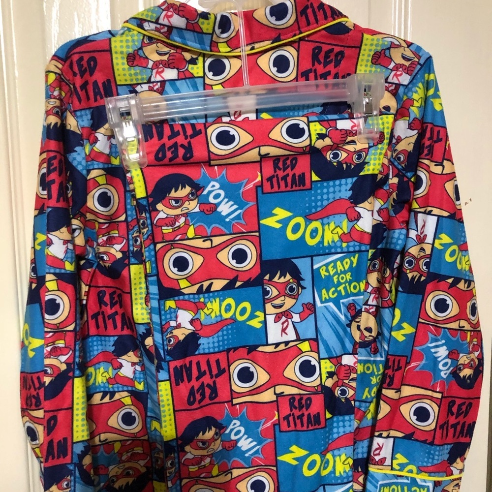 Ryan’s World 2 piece button down shirt and pants kids Pajamas set size 8 - Picture 4 of 9